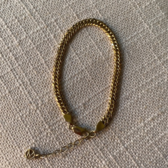Mejuri Flat Curb Bracelet, Gold Vermeil - Picture 3 of 4